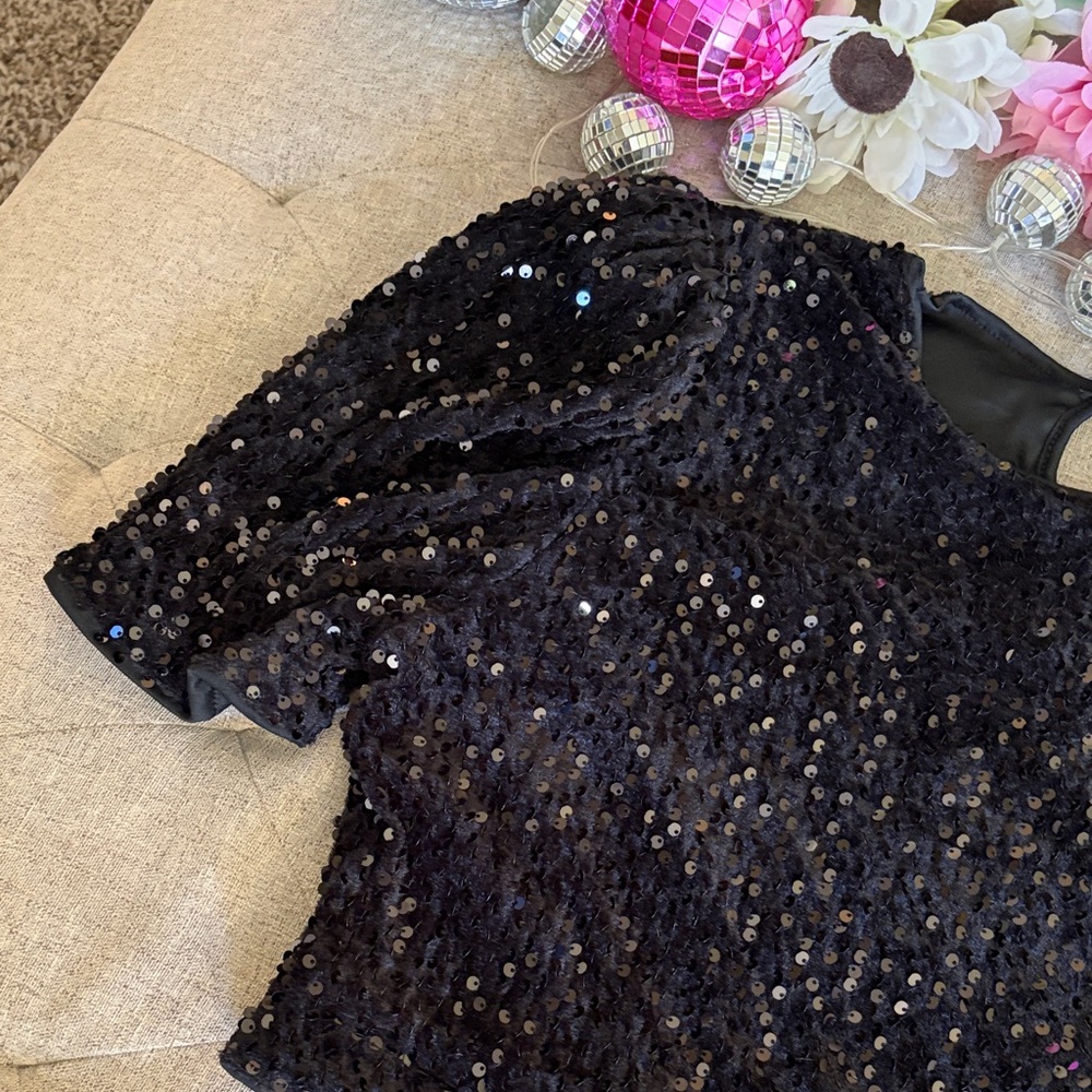 Sequin Tie-Front Crop Top - Black - Picture 5 of 9